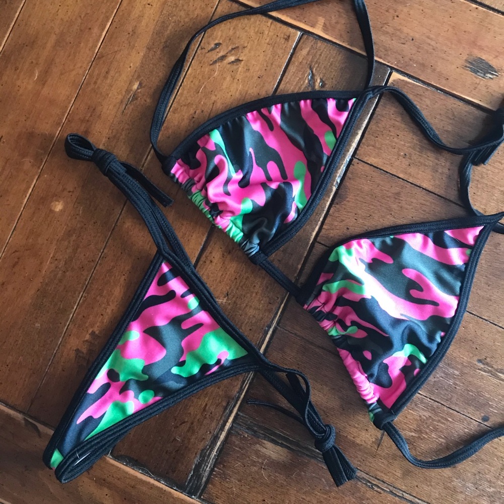 Bikini - Picture 7 of 7